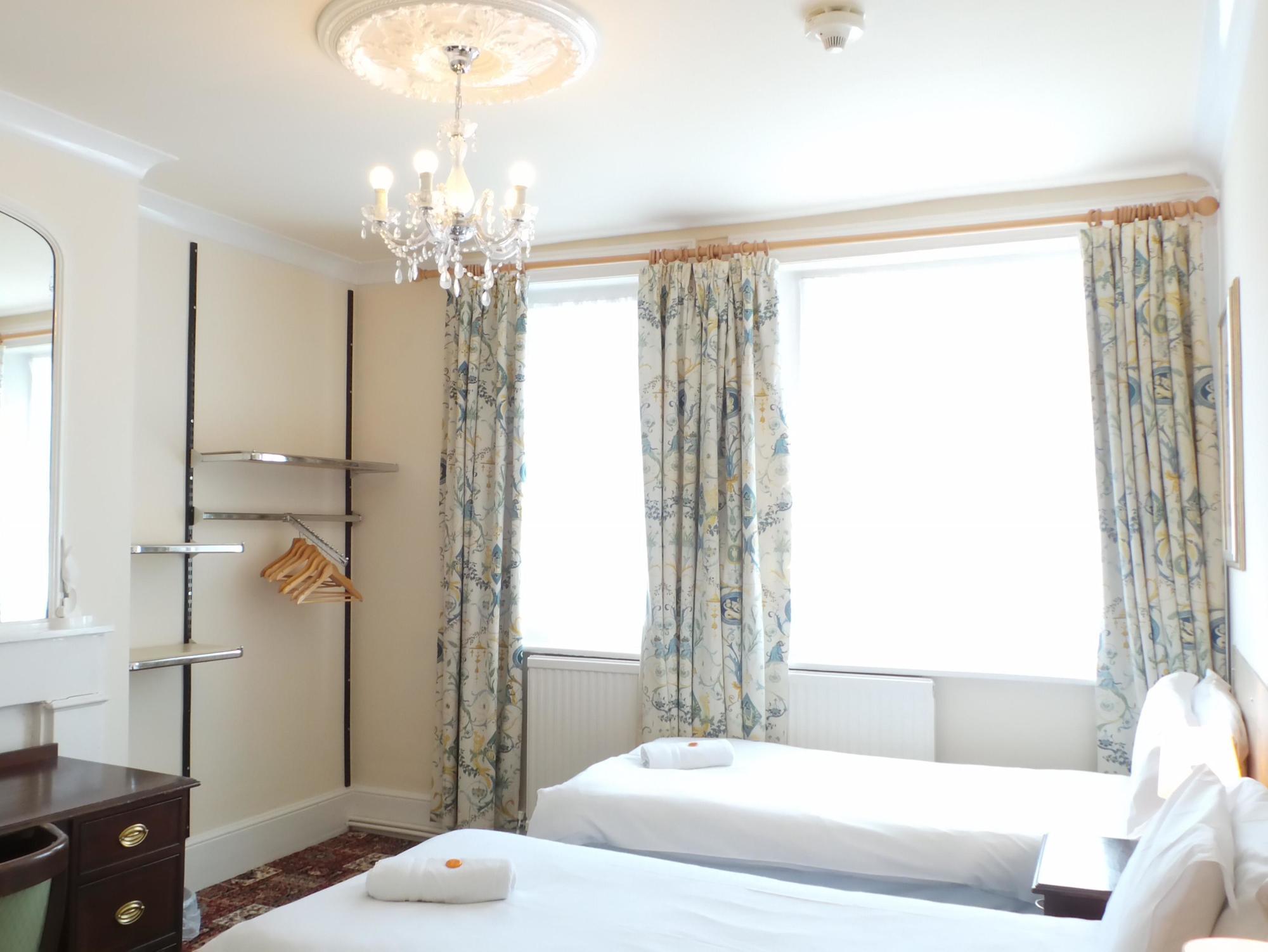 Vernon Guesthouse Eastbourne Eksteriør billede