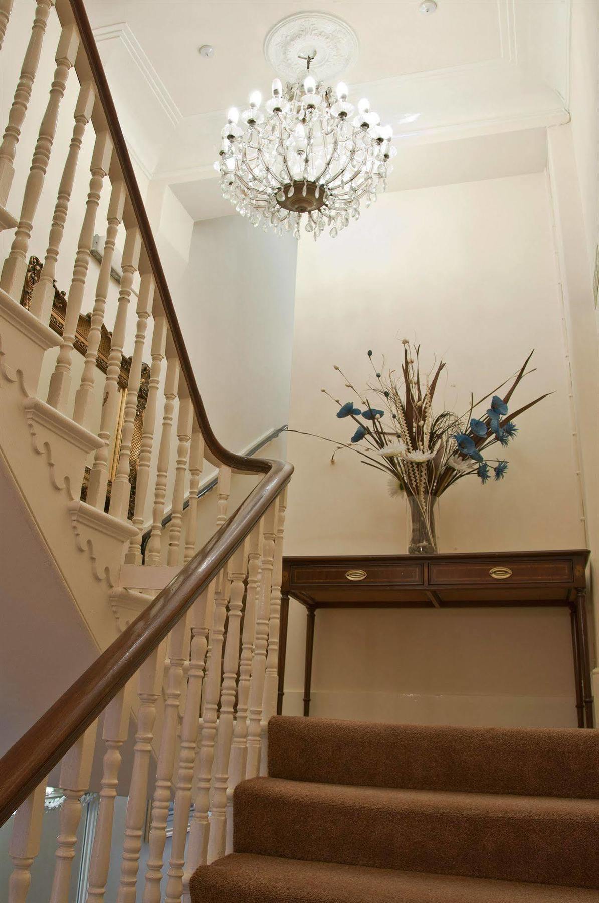 Vernon Guesthouse Eastbourne Eksteriør billede